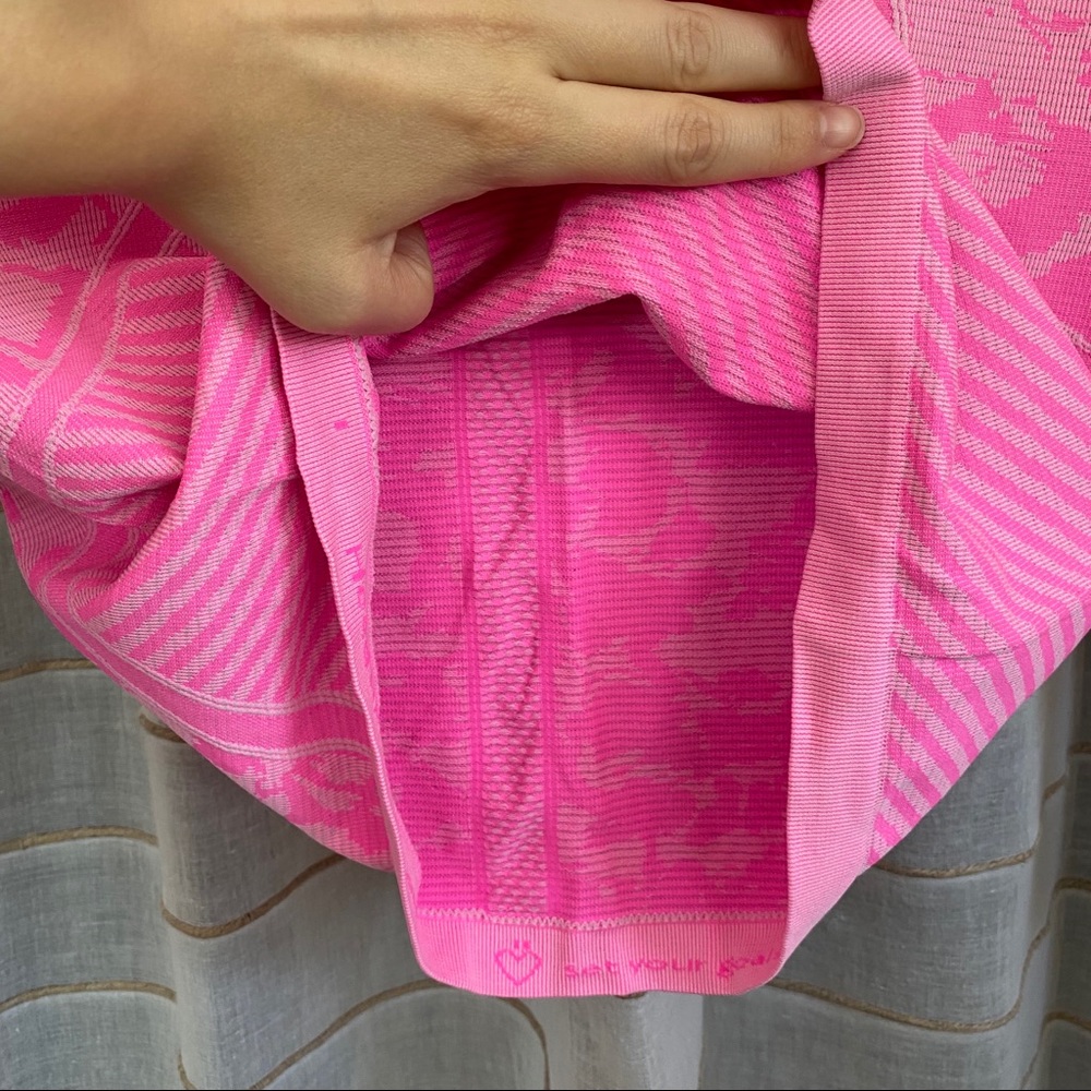 Lululemon Heathered Raspberry Glo Light Swiftly - Picture 6 of 11